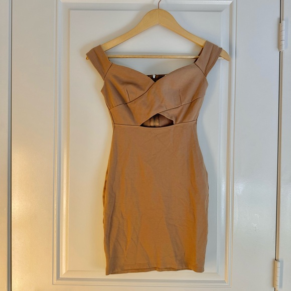 3/$30 A’gaci Tan Cutout Bodycon Mini Dress w/ Padded Bra – Size S 🤎✨ - Picture 1 of 4